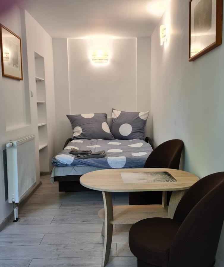 Kawalerka W Kudowie Zdroj Appartement Kudowa-Zdrój Buitenkant foto