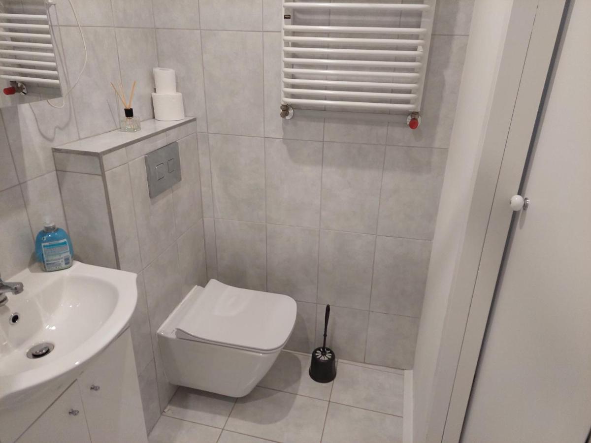 Kawalerka W Kudowie Zdroj Appartement Kudowa-Zdrój Buitenkant foto