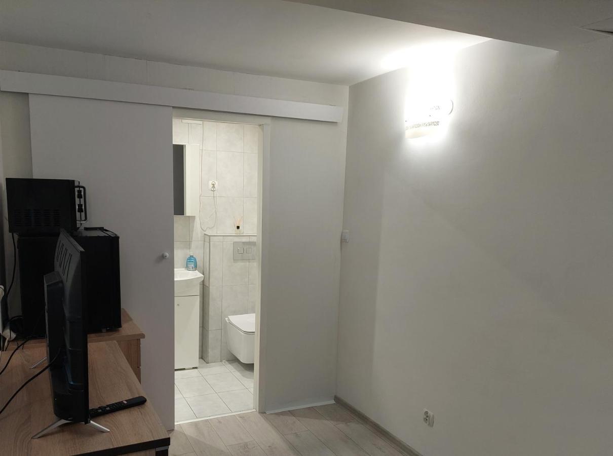Kawalerka W Kudowie Zdroj Appartement Kudowa-Zdrój Buitenkant foto